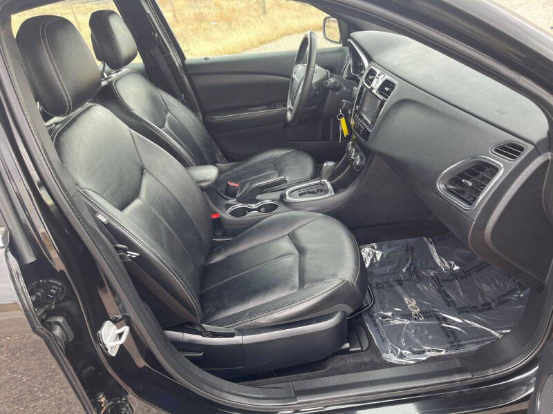 2011 Chrysler 200 Limited