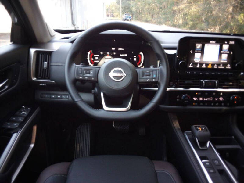 2025 Nissan Pathfinder Platinum