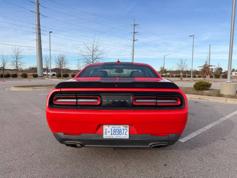 2016 Dodge Challenger SXT Plus