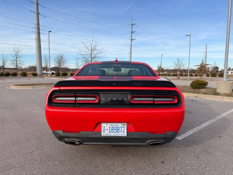 2016 Dodge Challenger SXT Plus