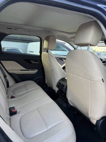 2018 Jaguar F-PACE 25t Premium