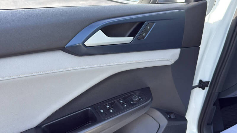 2024 Volkswagen Taos SE 4Motion