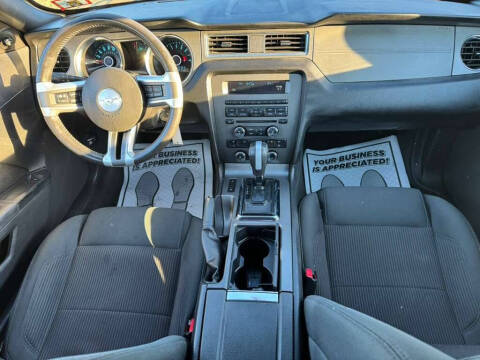 2014 Ford Mustang V6