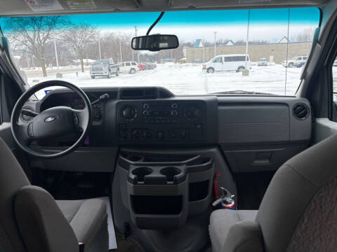 2013 Ford E-Series E-350 SD XLT