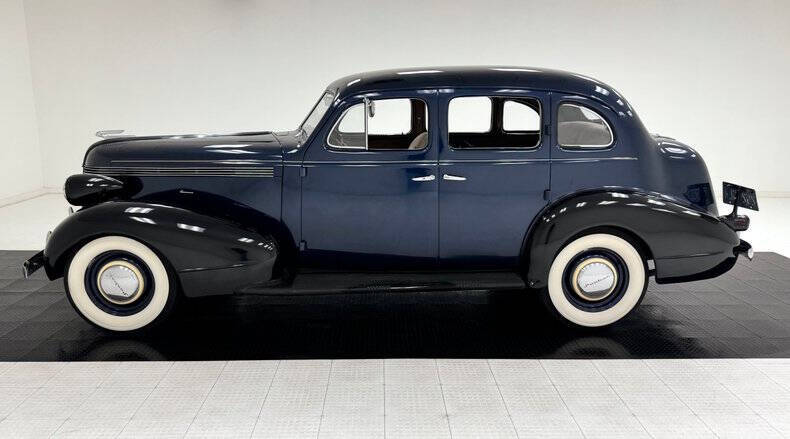 1937 Pontiac Chieftain