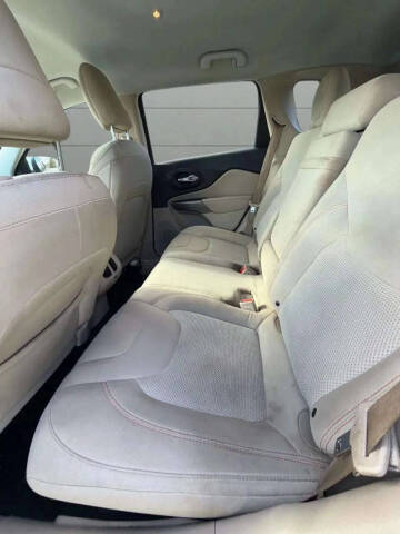 2019 Jeep Cherokee Latitude