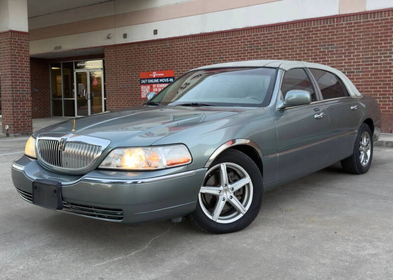 2005 Lincoln Town Car Signature