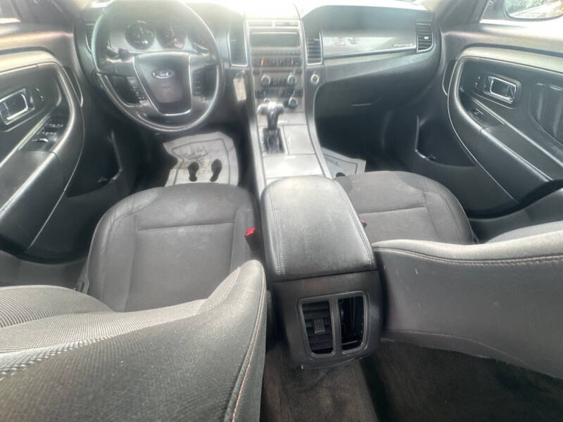 2011 Ford Taurus SEL