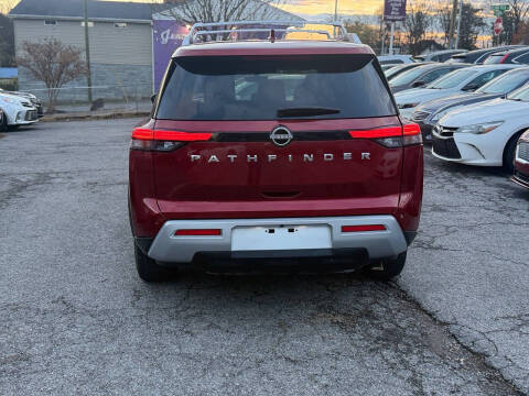 2023 Nissan Pathfinder SL