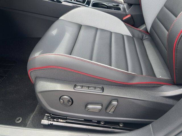 2025 Volkswagen Golf GTI SE