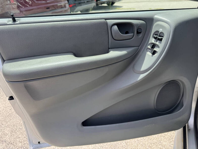 2005 Dodge Grand Caravan SE