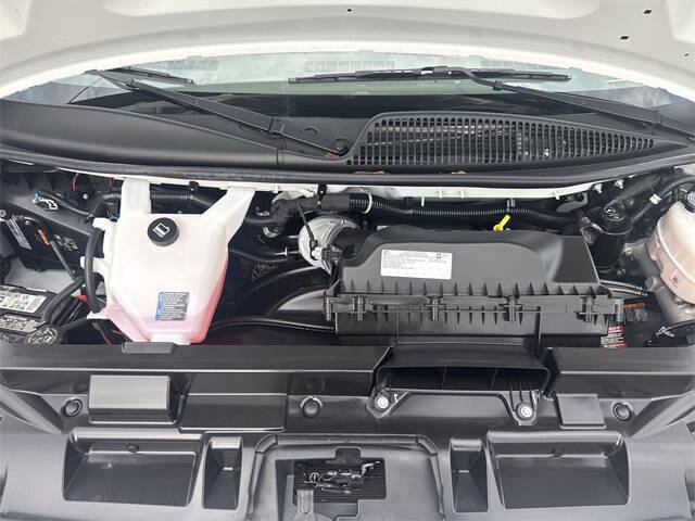 2023 GMC Savana 2500