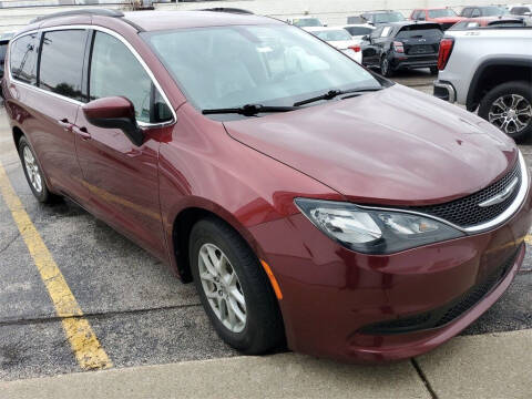 2021 Chrysler Voyager for sale at Betten Baker Preowned Center in Twin Lake MI