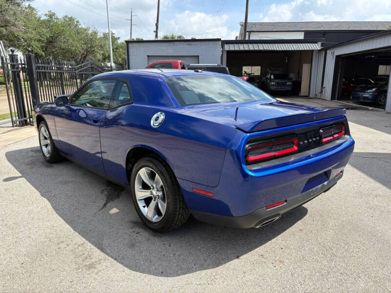 2021 Dodge Challenger SXT