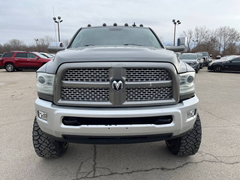 2013 RAM Ram 2500 Pickup Laramie photo 3