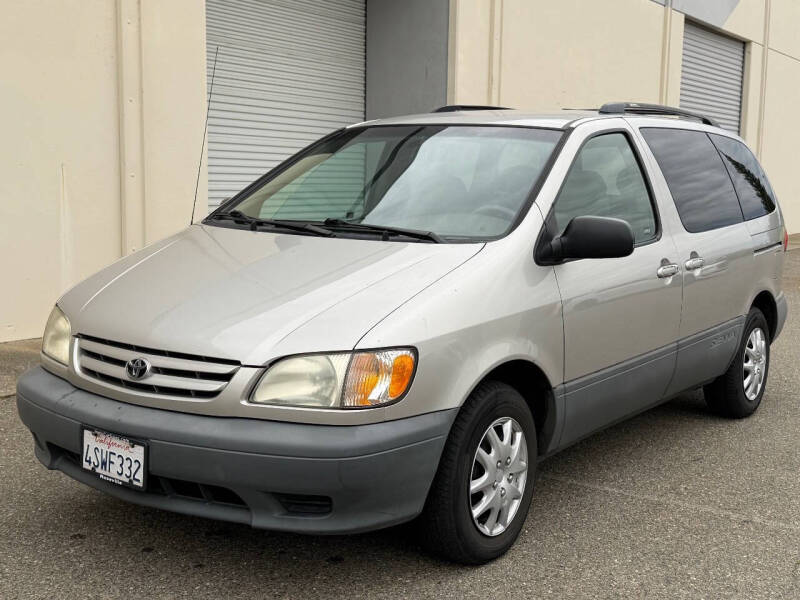 2001 Toyota Sienna LE