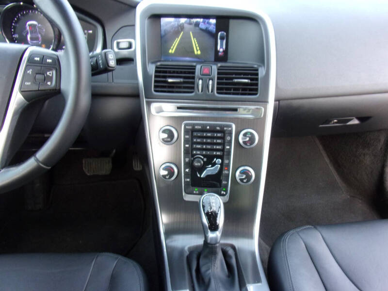 2016 Volvo XC60 T5 Drive-E Premier