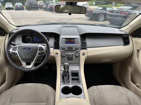 2013 Ford Taurus SE