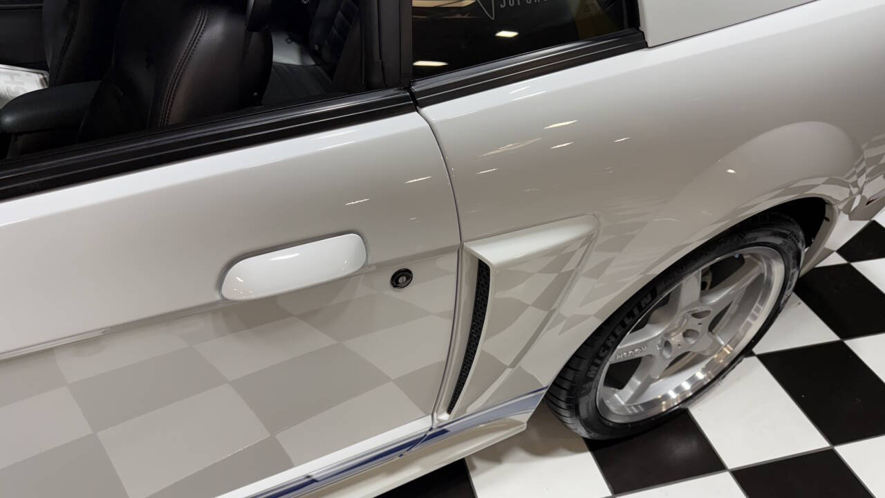 2003 Ford Mustang 21