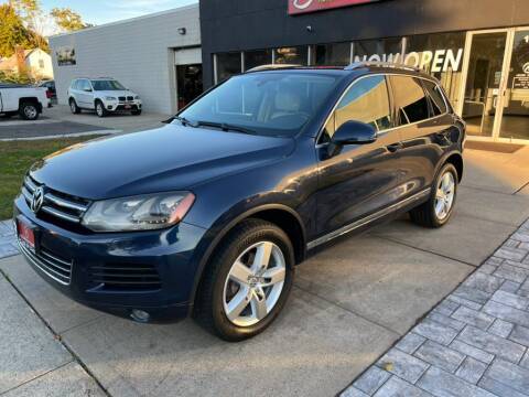 2013 Volkswagen Touareg for sale at HOUSE OF CARS CT in Meriden CT