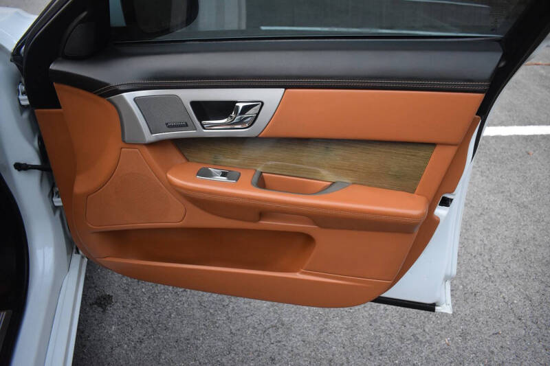 2015 Jaguar XF 5.0 Supercharged