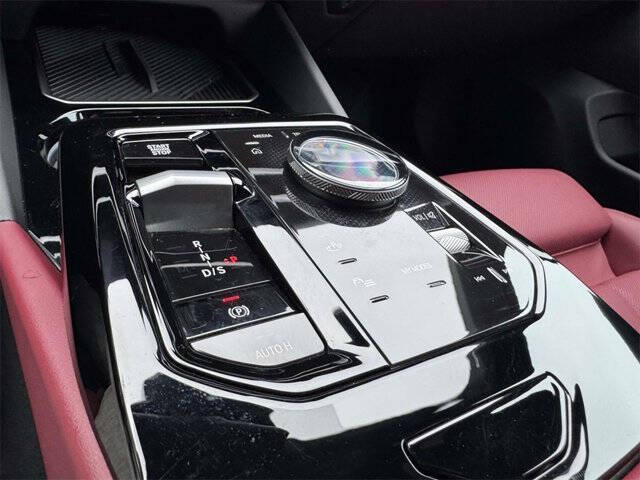 2025 BMW 5 Series 530i xDrive