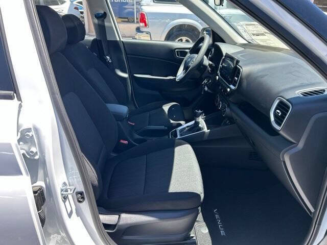 2026 Hyundai Venue SE