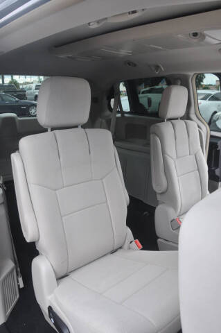 2011 Dodge Grand Caravan Crew