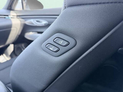 2022 Genesis GV70 2.5T Standard