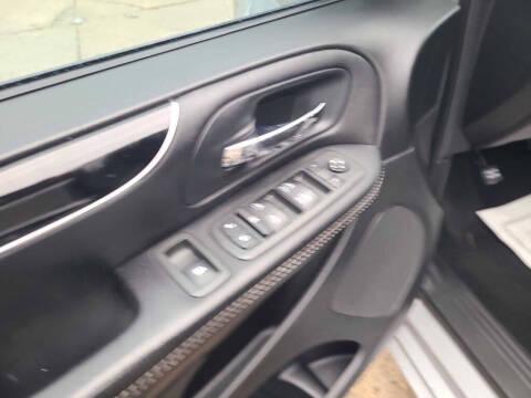 2014 Chrysler Town and Country S