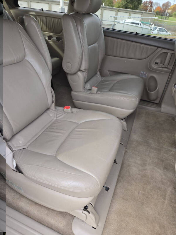 2005 Toyota Sienna XLE 7 Passenger