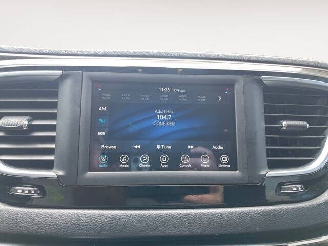 2021 Chrysler Voyager LX