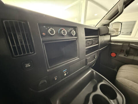 2017 Chevrolet Express 2500