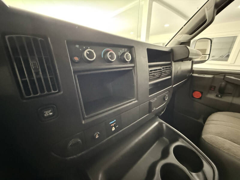 2017 Chevrolet Express 2500