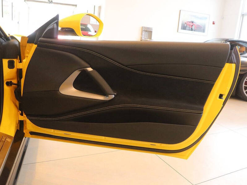 2021 Ferrari 812 GTS