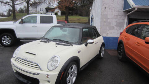 2007 MINI Cooper for sale at Auto Outlet of Morgantown in Morgantown WV
