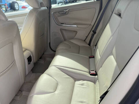 2015 Volvo XC60 T5 Drive-E Premier