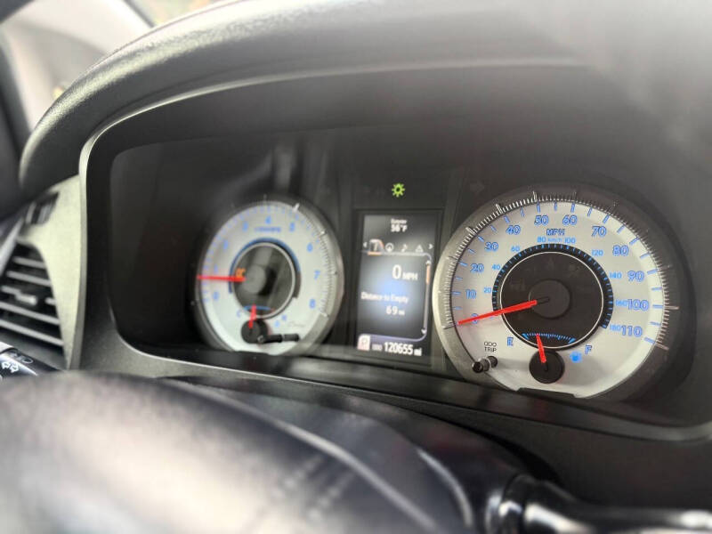 2017 Toyota Sienna SE Premium 8-Passenger