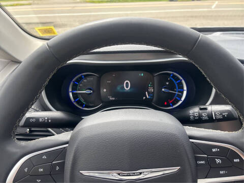 2024 Chrysler Pacifica Plug-In Hybrid Select
