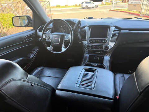 2017 GMC Yukon SLT