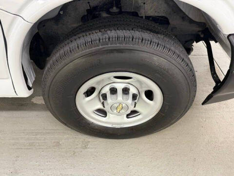 2025 Chevrolet Express LS 3500