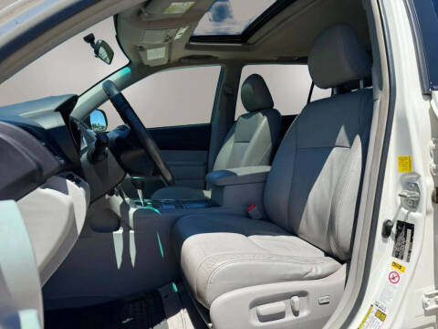 2010 Toyota Highlander SE