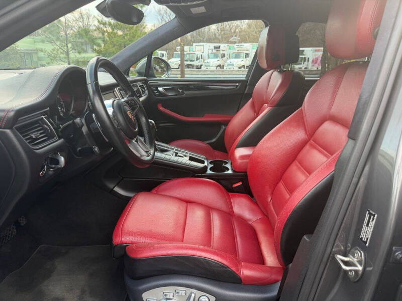2015 Porsche Macan Turbo