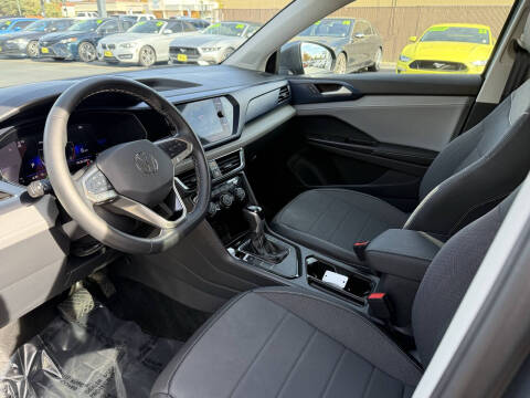 2024 Volkswagen Taos SE