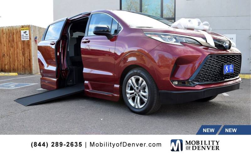 2022 Toyota Sienna for sale at CO Fleet & Mobility in Denver CO
