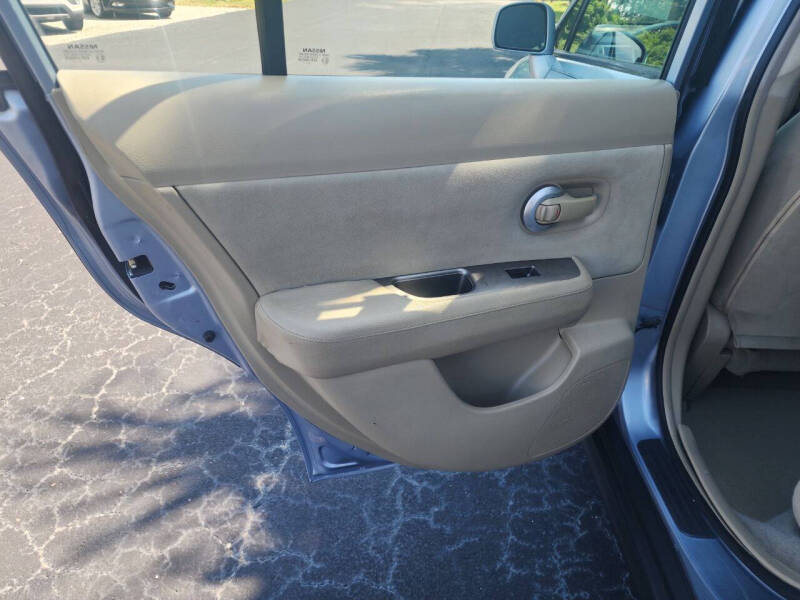 2010 Nissan Versa 1.8 S