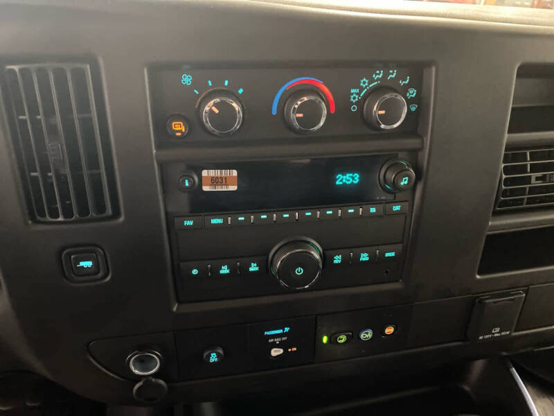 2025 Chevrolet Express 2500