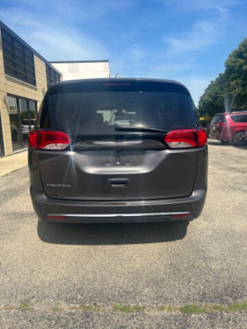 2017 Chrysler Pacifica Touring-L Plus