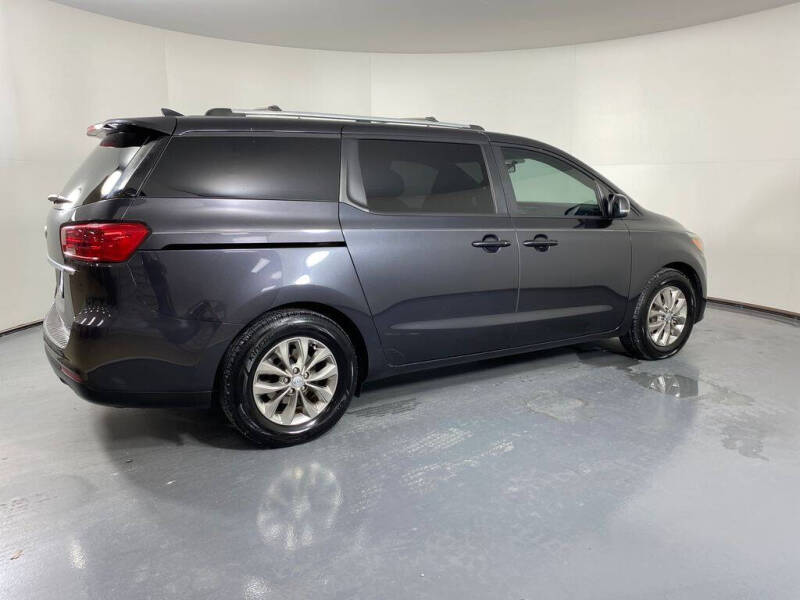2019 Kia Sedona LX