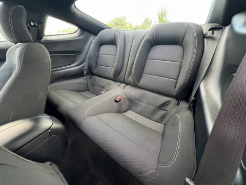 2016 Ford Mustang V6